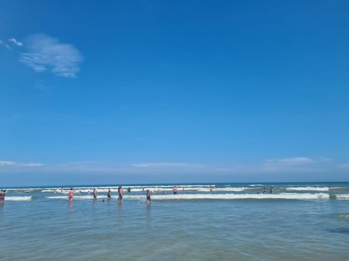 Apto A 50M Da Praia, Com Ar Condicionado, Wifi , Portaria 24H برايا جراندي المظهر الخارجي الصورة