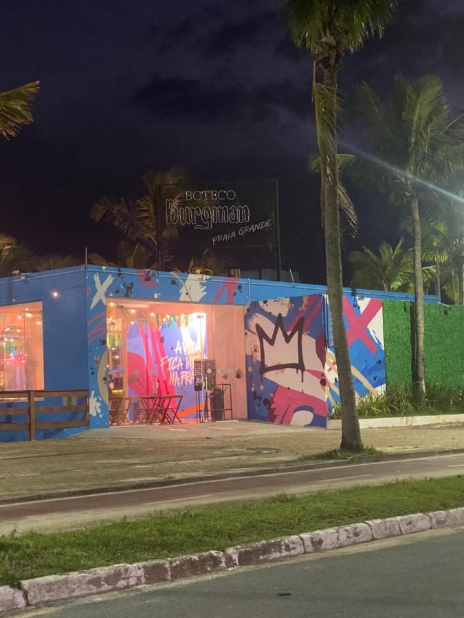 Apto A 50M Da Praia, Com Ar Condicionado, Wifi , Portaria 24H برايا جراندي المظهر الخارجي الصورة